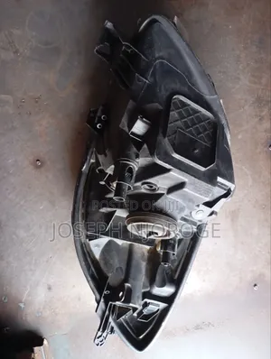 Vitz 2005 Headlight Non Zenon