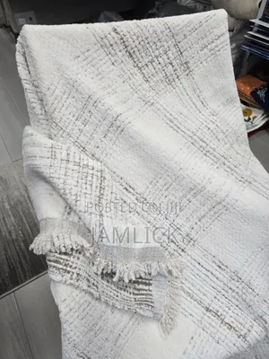 Premium Quality Throw Blanket –Av
