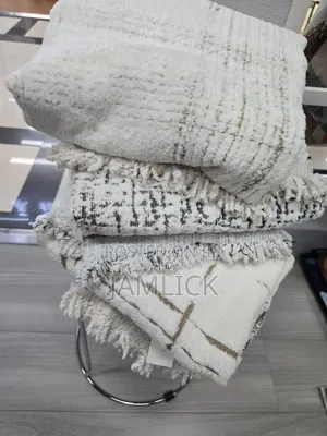 Premium Quality Throw Blanket –Av