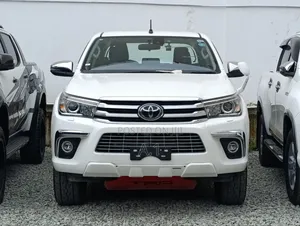 Toyota Hilux Revo Double Cab Deisel 2.4 RWD 2019 White