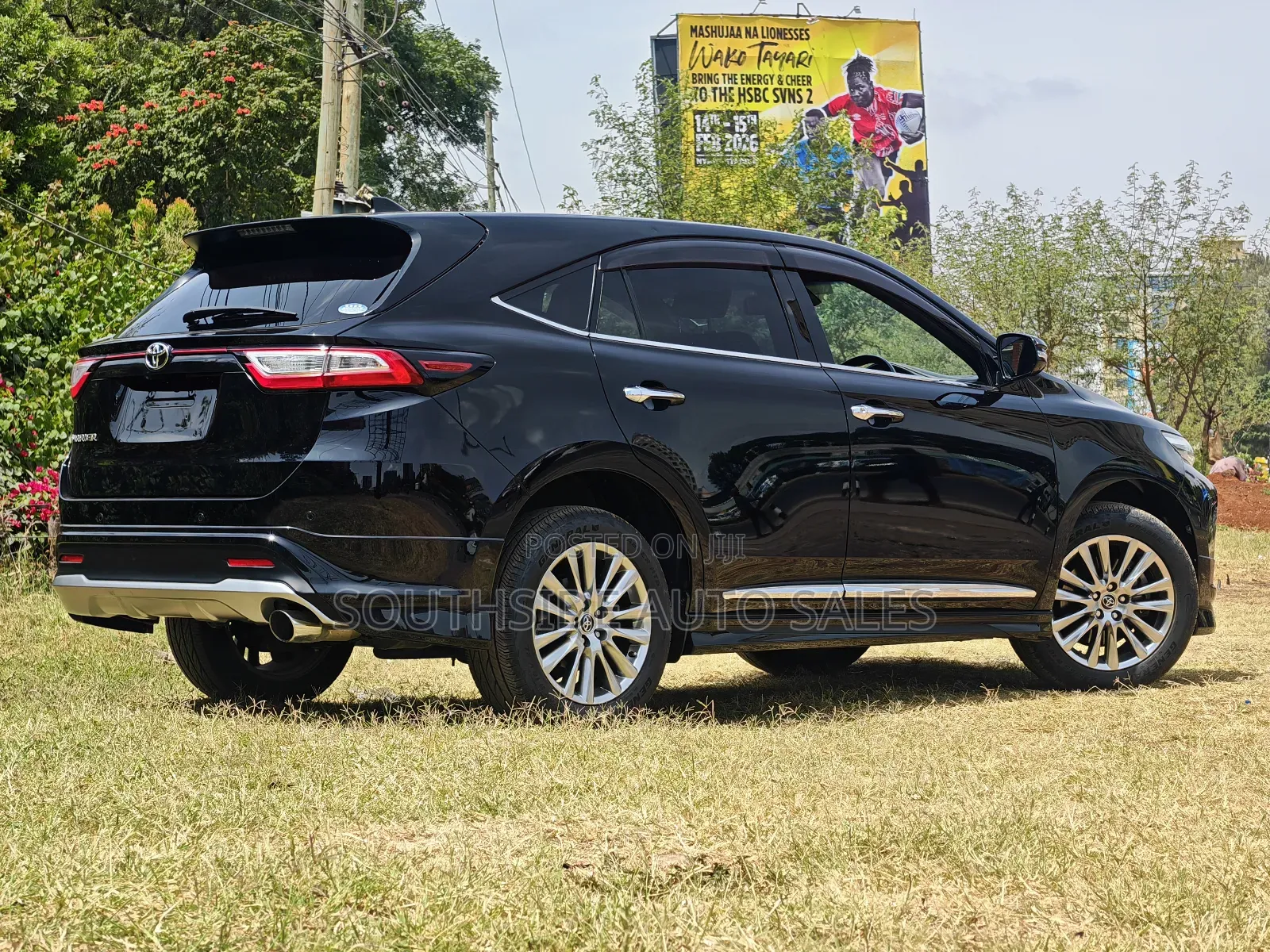 Toyota Harrier 2.0 2018 Matt Black