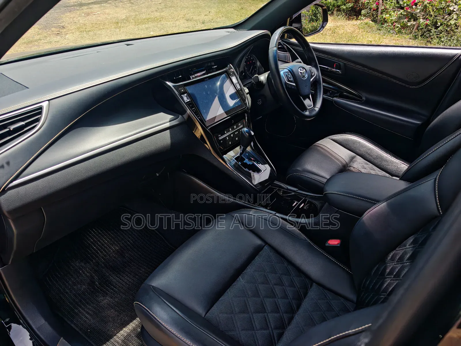 Toyota Harrier 2.0 2018 Matt Black