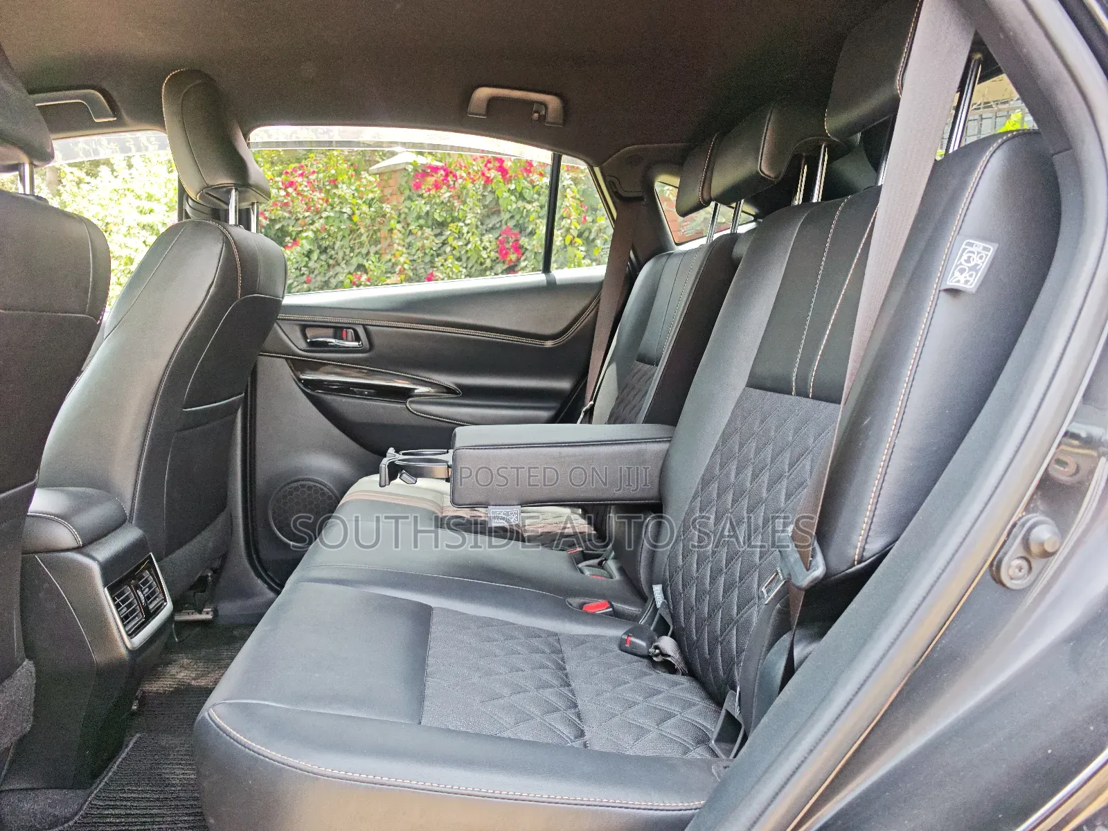 Toyota Harrier 2.0 2018 Matt Black