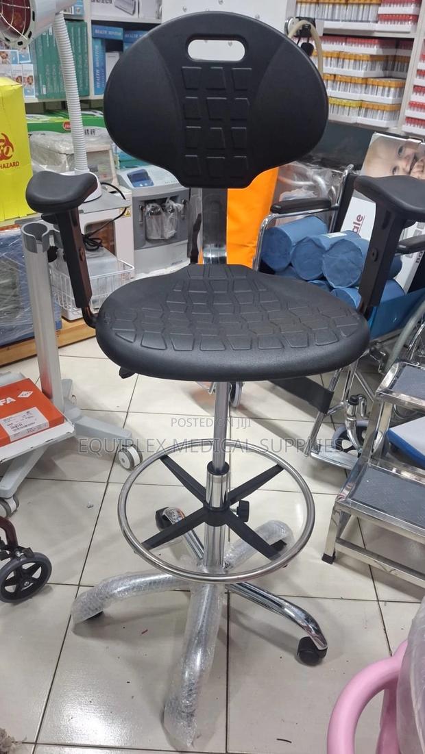 Doctor's Chair With Backrest / Doctor's Stool