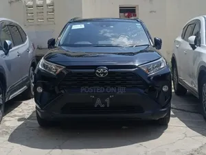 Toyota RAV4 XLE Premium FWD 2019 Black