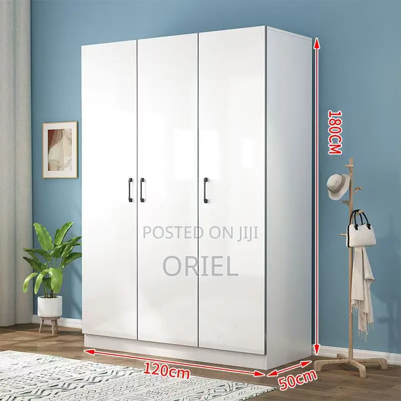 Modern Cabinet : 3-Door Wooden Wardrobe
