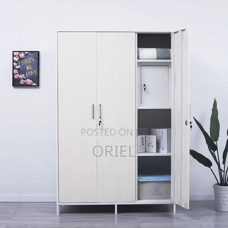 Modern Cabinet : 3-Door Wooden Wardrobe