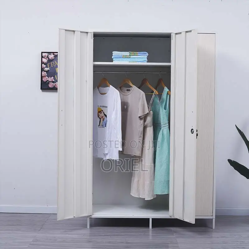 Modern Cabinet : 3-Door Wooden Wardrobe
