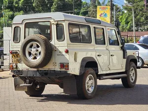 Land Rover Defender Puma 110 2.4 TD 2012 White