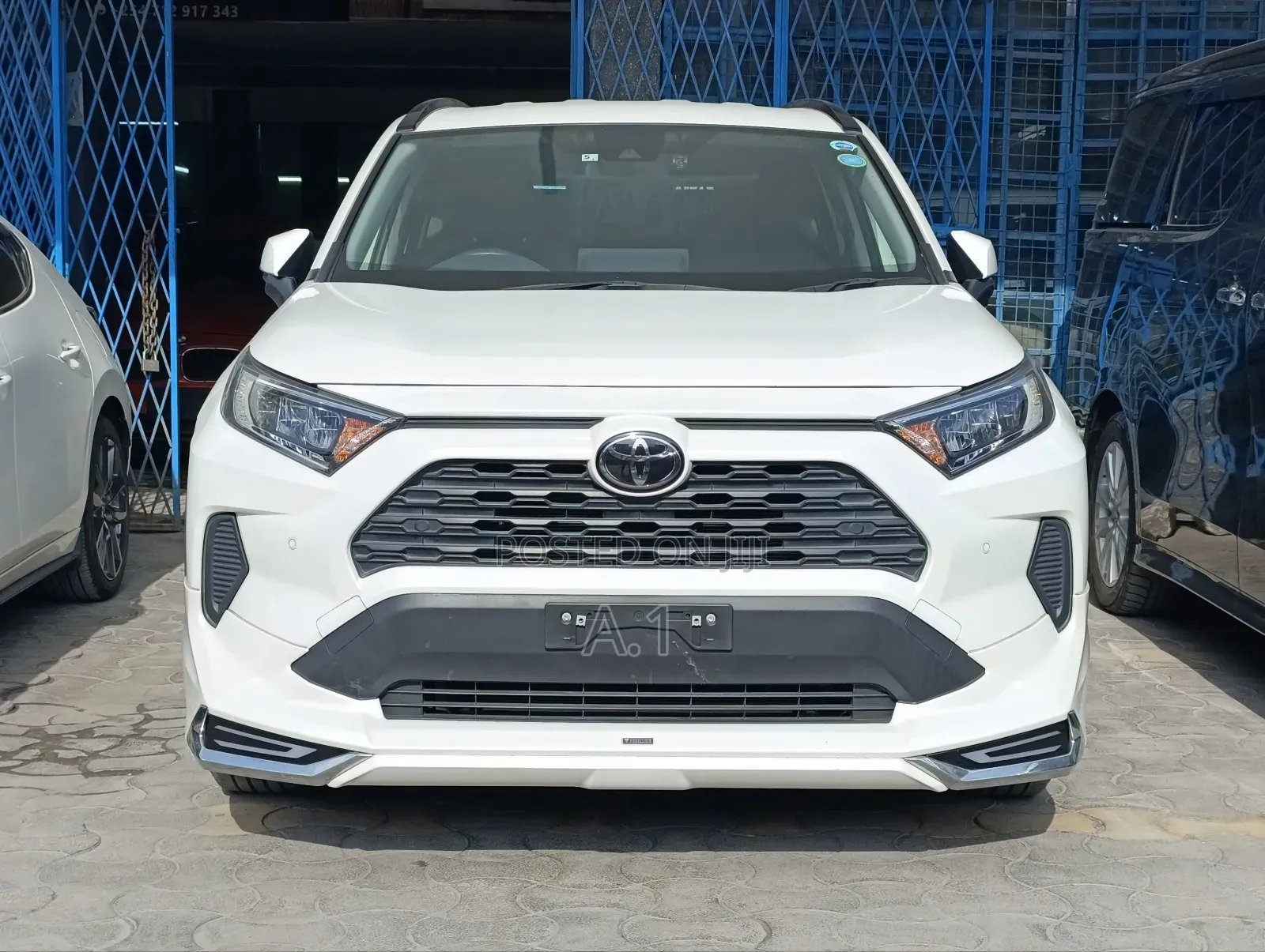 Toyota RAV4 Limited FWD 2019 White