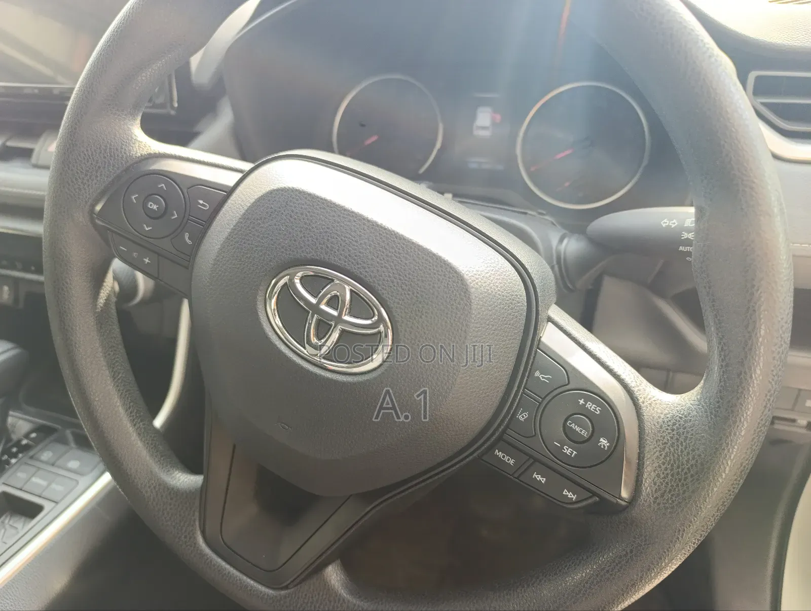 Toyota RAV4 Limited FWD 2019 White