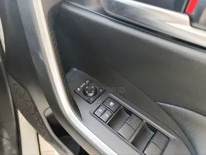 Toyota RAV4 Limited FWD 2019 White