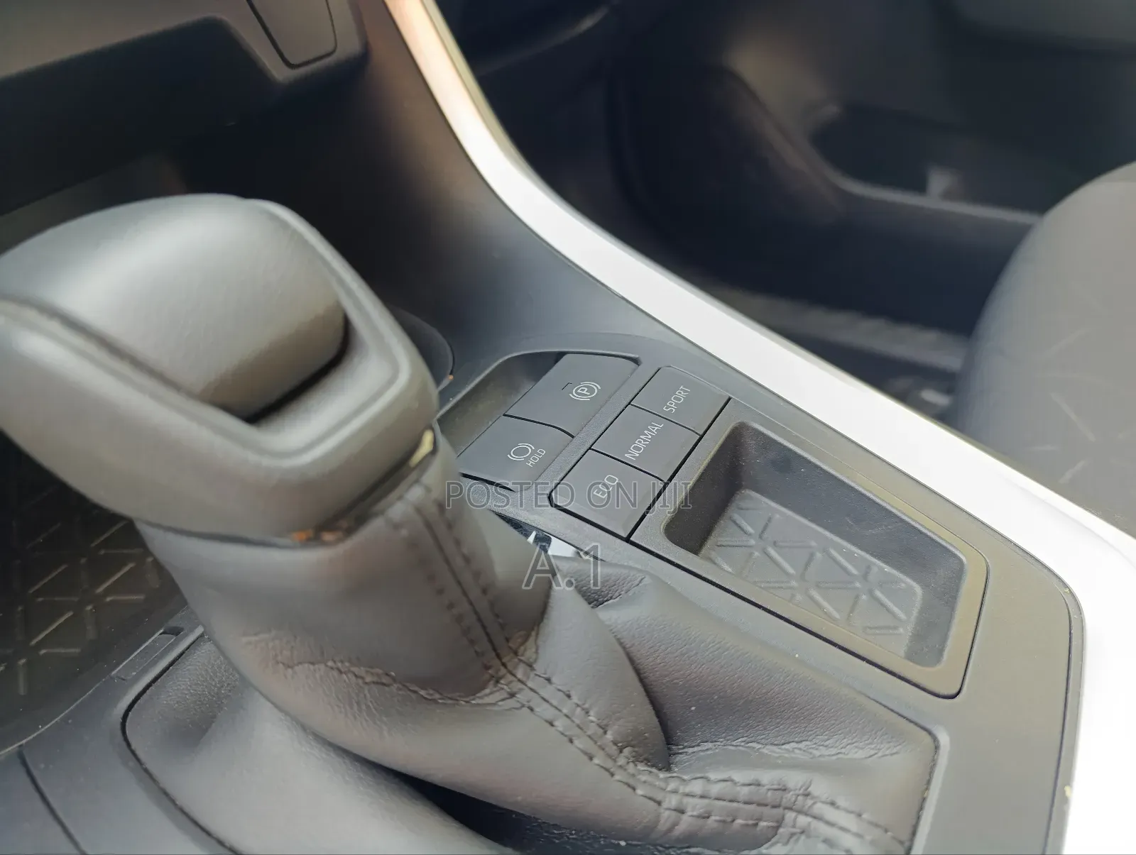 Toyota RAV4 Limited FWD 2019 White