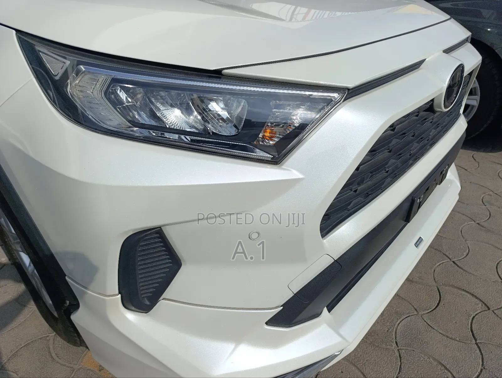 Toyota RAV4 Limited FWD 2019 White