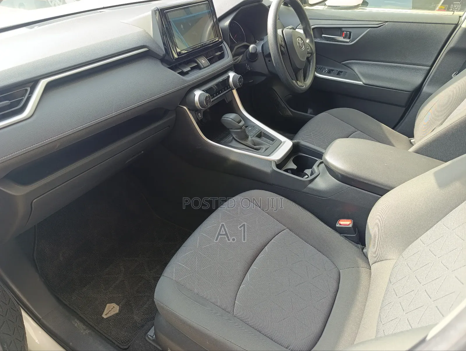 Toyota RAV4 Limited FWD 2019 White
