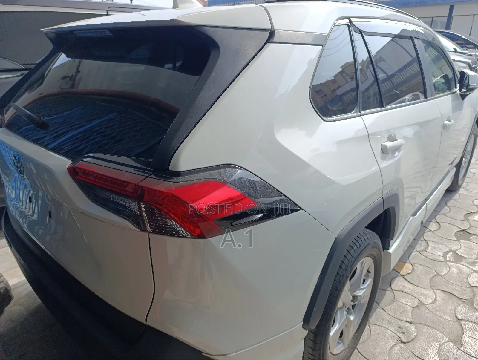 Toyota RAV4 Limited FWD 2019 White
