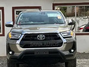 Toyota Hilux 2021 Gold