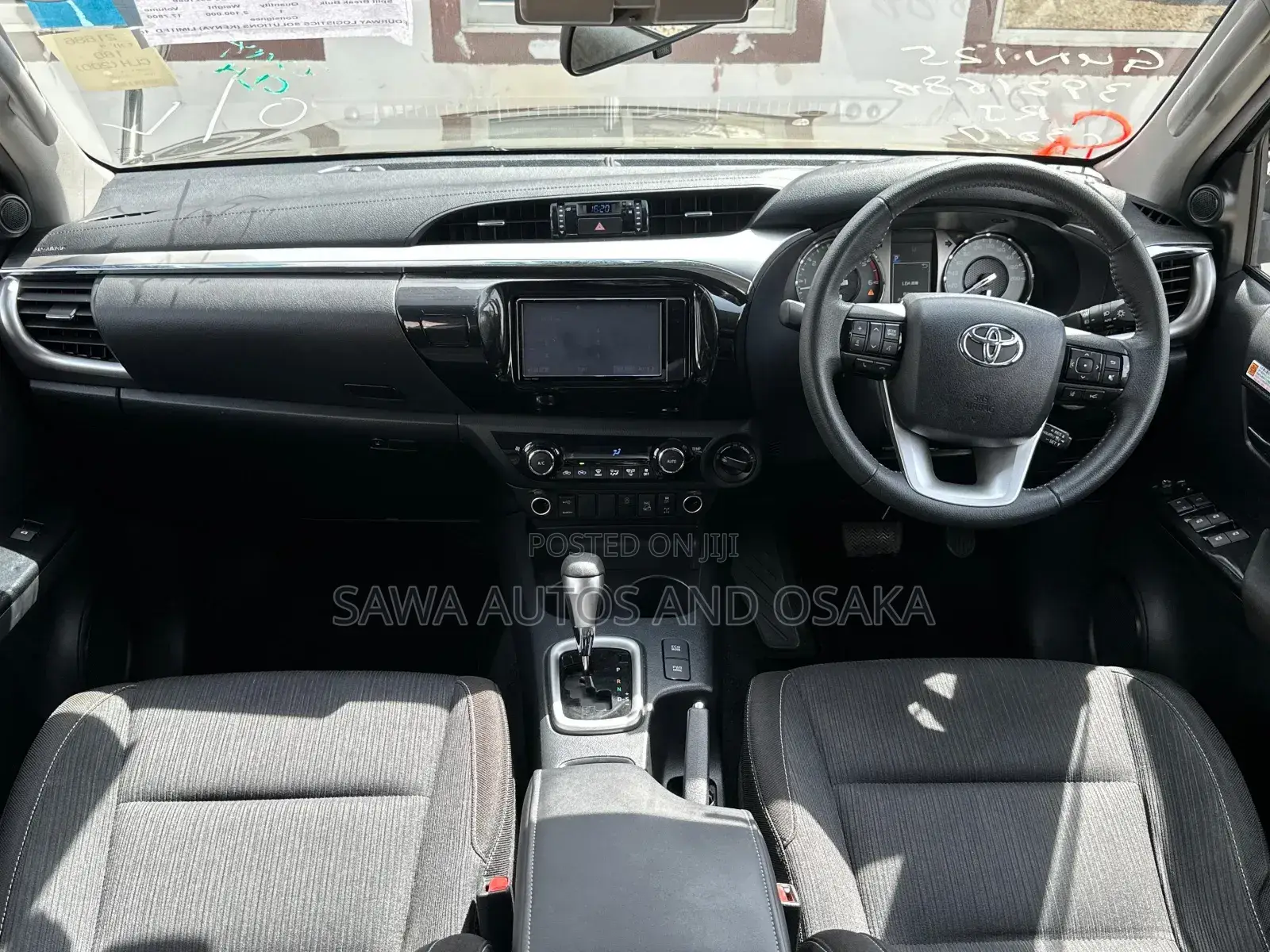 Toyota Hilux 2021 Gold