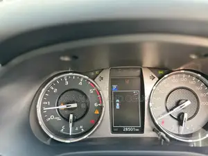 Toyota Hilux 2021 Gold