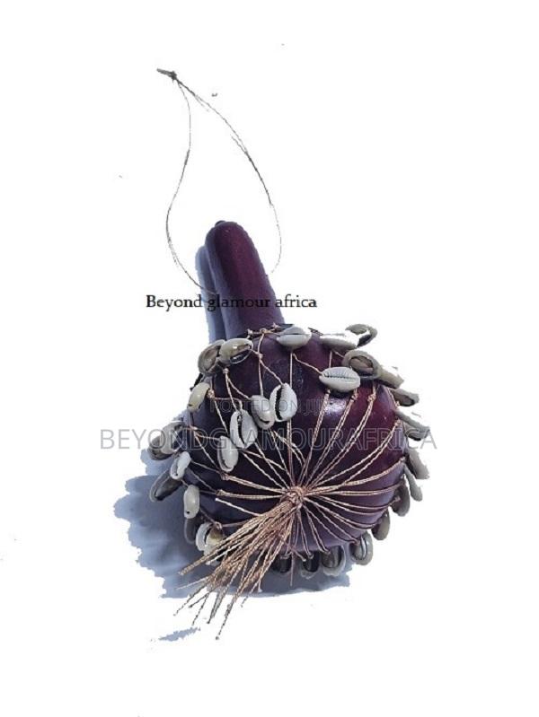 Maroon Medium Calabash Adorned With Cowrie Shells - thumbnail 3