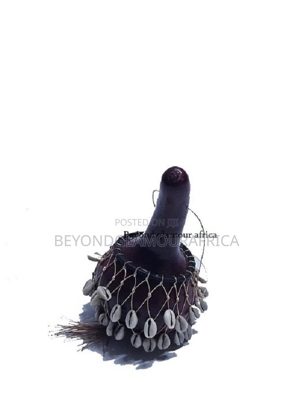 Maroon Medium Calabash Adorned With Cowrie Shells - thumbnail 4