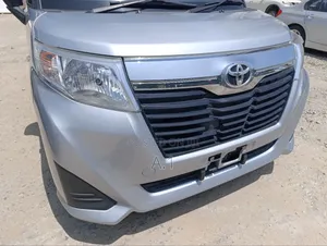 Toyota Roomy 1.0 FWD 2018 Silver