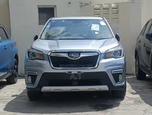 Subaru Forester Premium AWD 2019 Silver