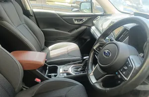 Subaru Forester Premium AWD 2019 Silver