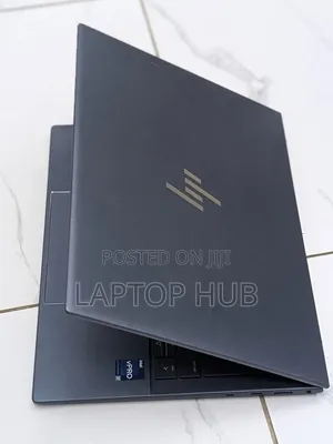 Laptop HP Dragonfly G3 16GB Intel Core I7 SSD 512GB