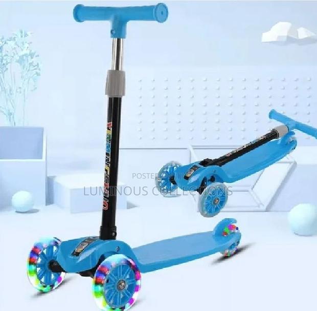 Kids Scooters Huge Offers. Light Up Wheels - main view