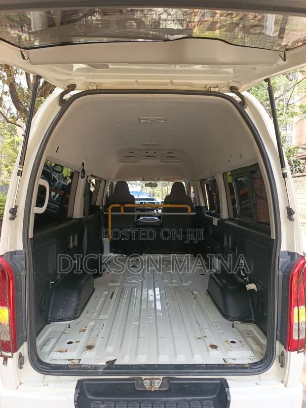 Toyota HiAce 2015 White - thumbnail 7