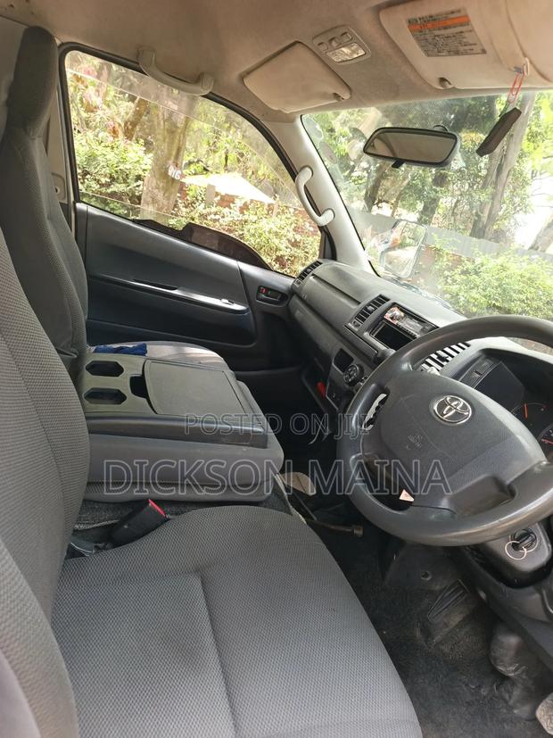 Toyota HiAce 2015 White - thumbnail 8