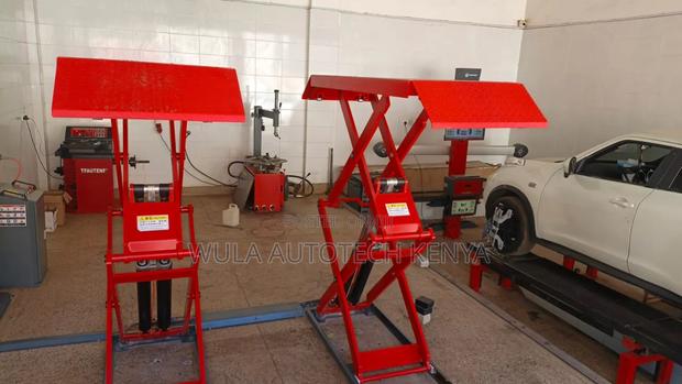 High Quality Mifdle Scissor Lift Capable of 3.5t and 1200mm High
