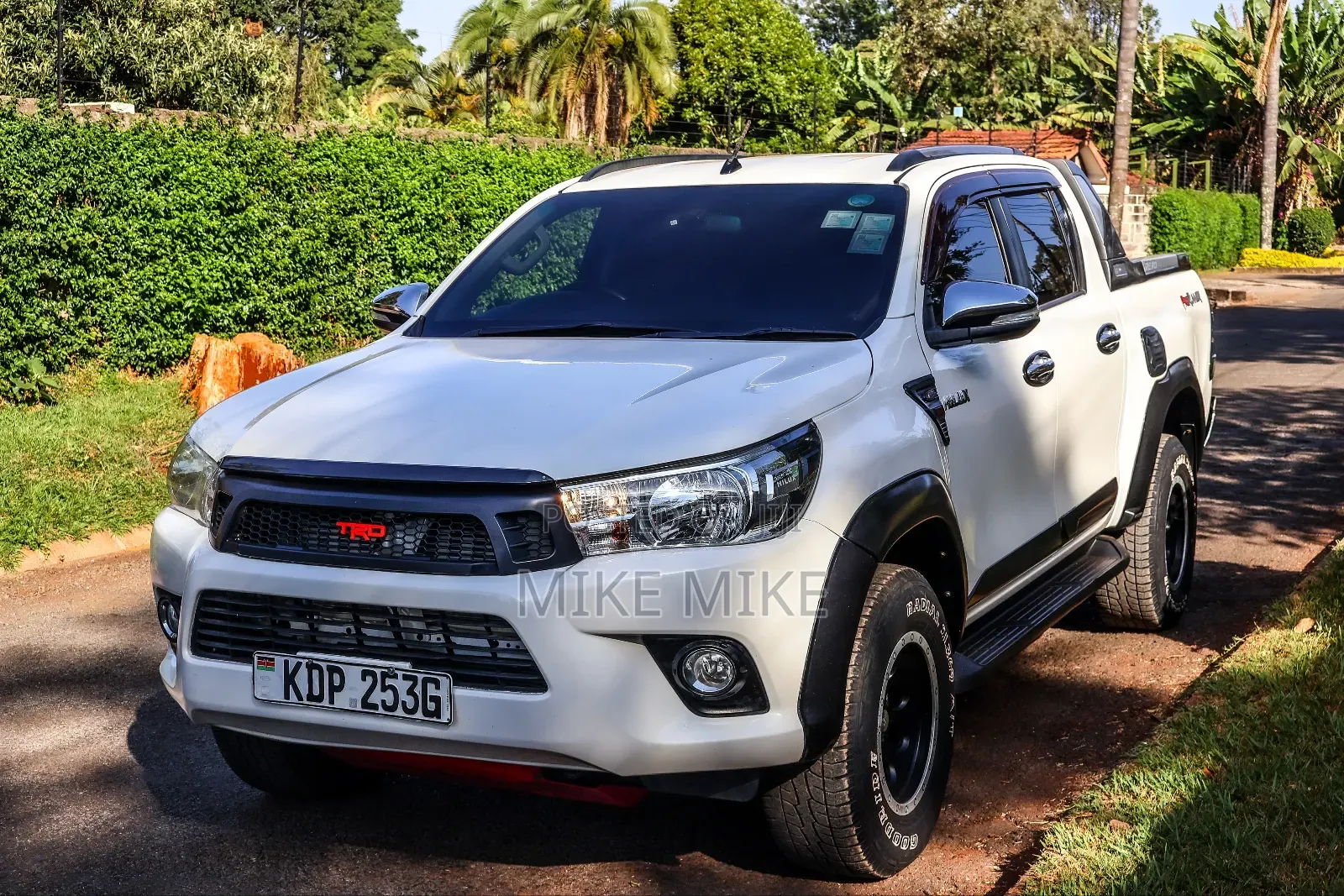 Toyota Hilux Revo Double Cab Deisel 2.8 AWD 2016 White