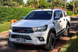 Toyota Hilux Revo Double Cab Deisel 2.8 AWD 2016 White