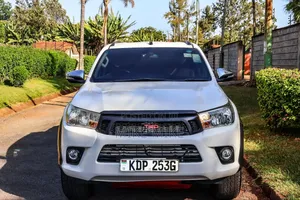 Toyota Hilux Revo Double Cab Deisel 2.8 AWD 2016 White
