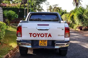 Toyota Hilux Revo Double Cab Deisel 2.8 AWD 2016 White