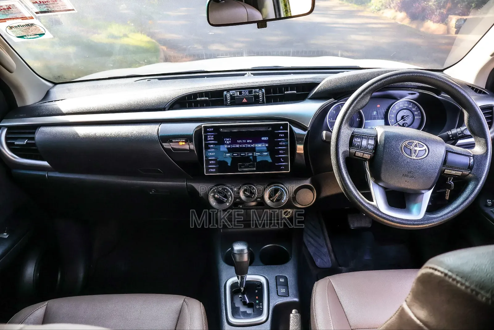 Toyota Hilux Revo Double Cab Deisel 2.8 AWD 2016 White