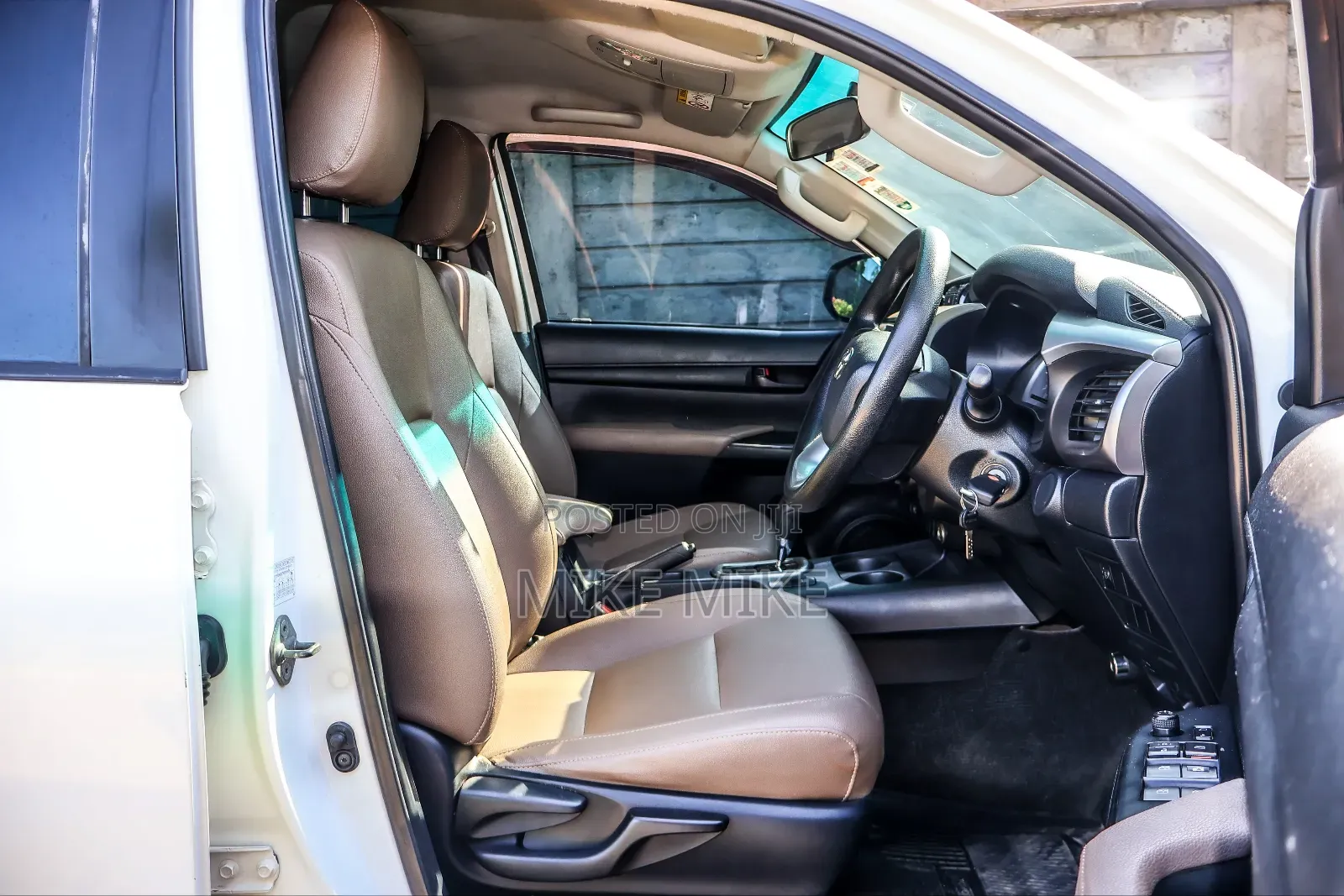 Toyota Hilux Revo Double Cab Deisel 2.8 AWD 2016 White
