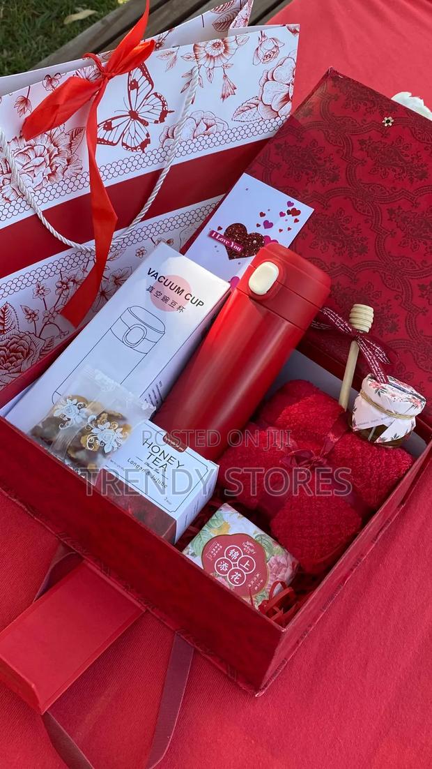 Ladies Valentine's Gift Set - main view