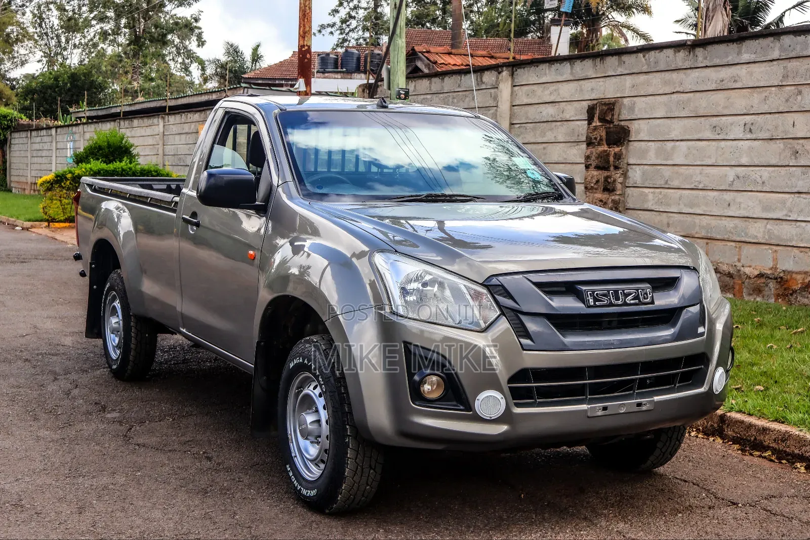 Isuzu D-MAX 2023 Silver