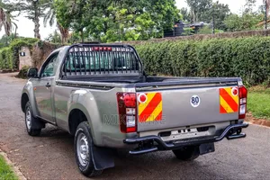 Isuzu D-MAX 2023 Silver