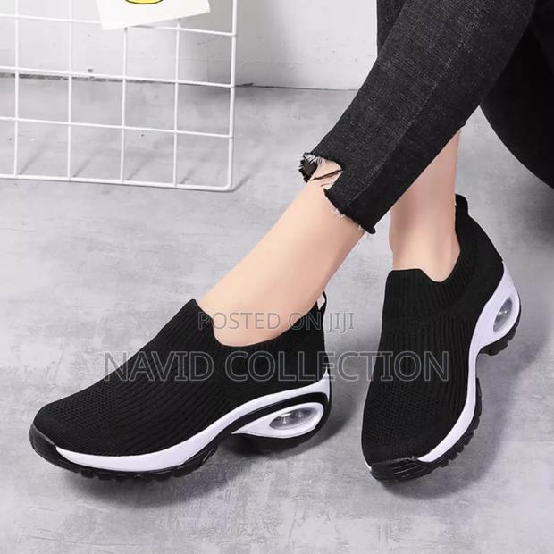 Ladies Breathable Fashions