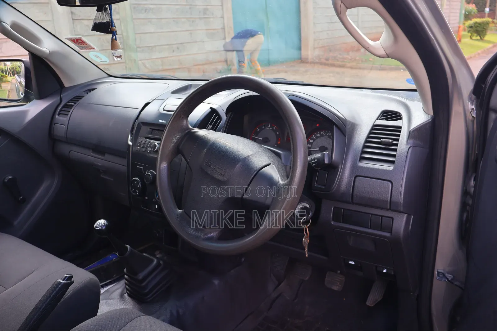 Isuzu D-MAX 2023 Silver