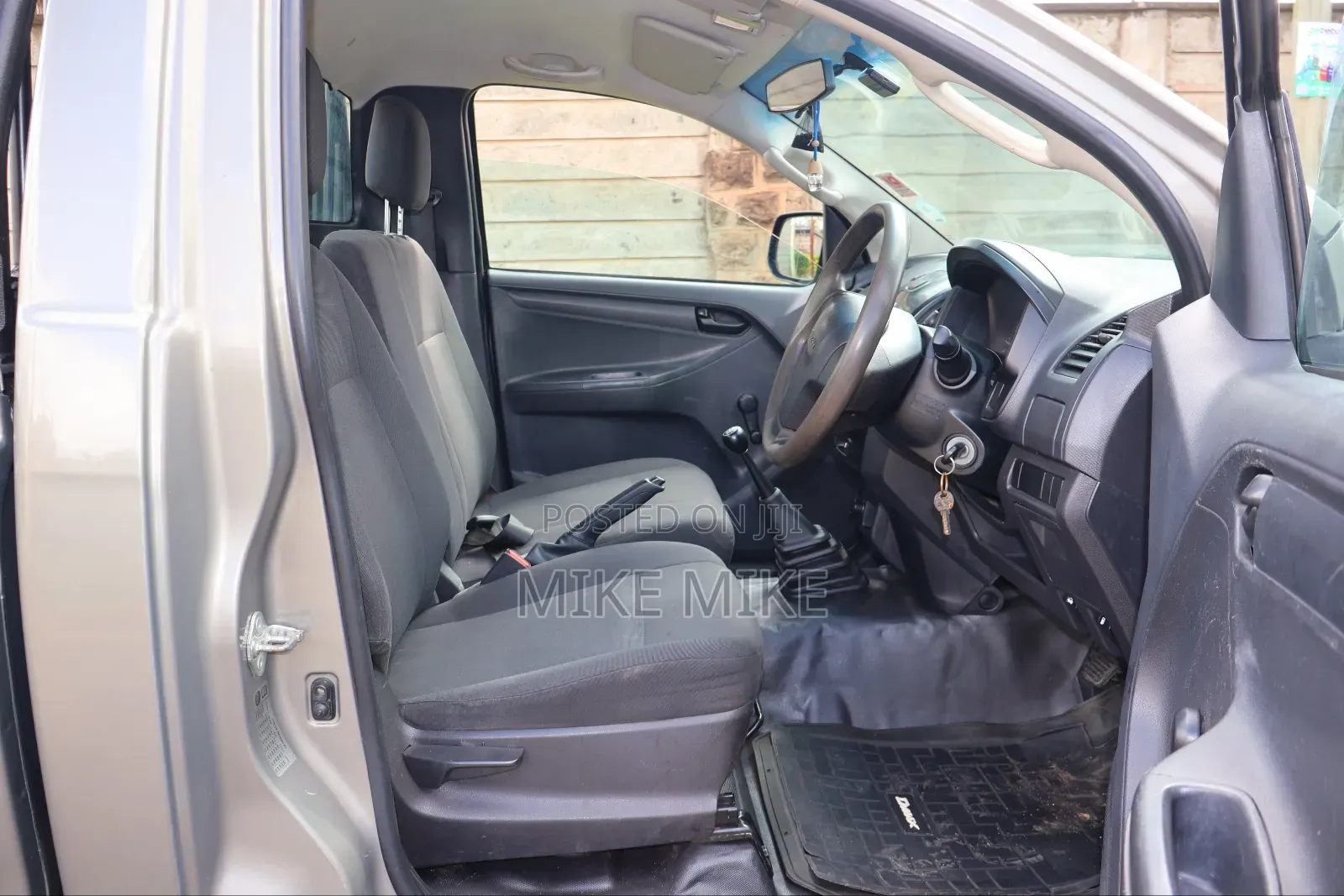 Isuzu D-MAX 2023 Silver