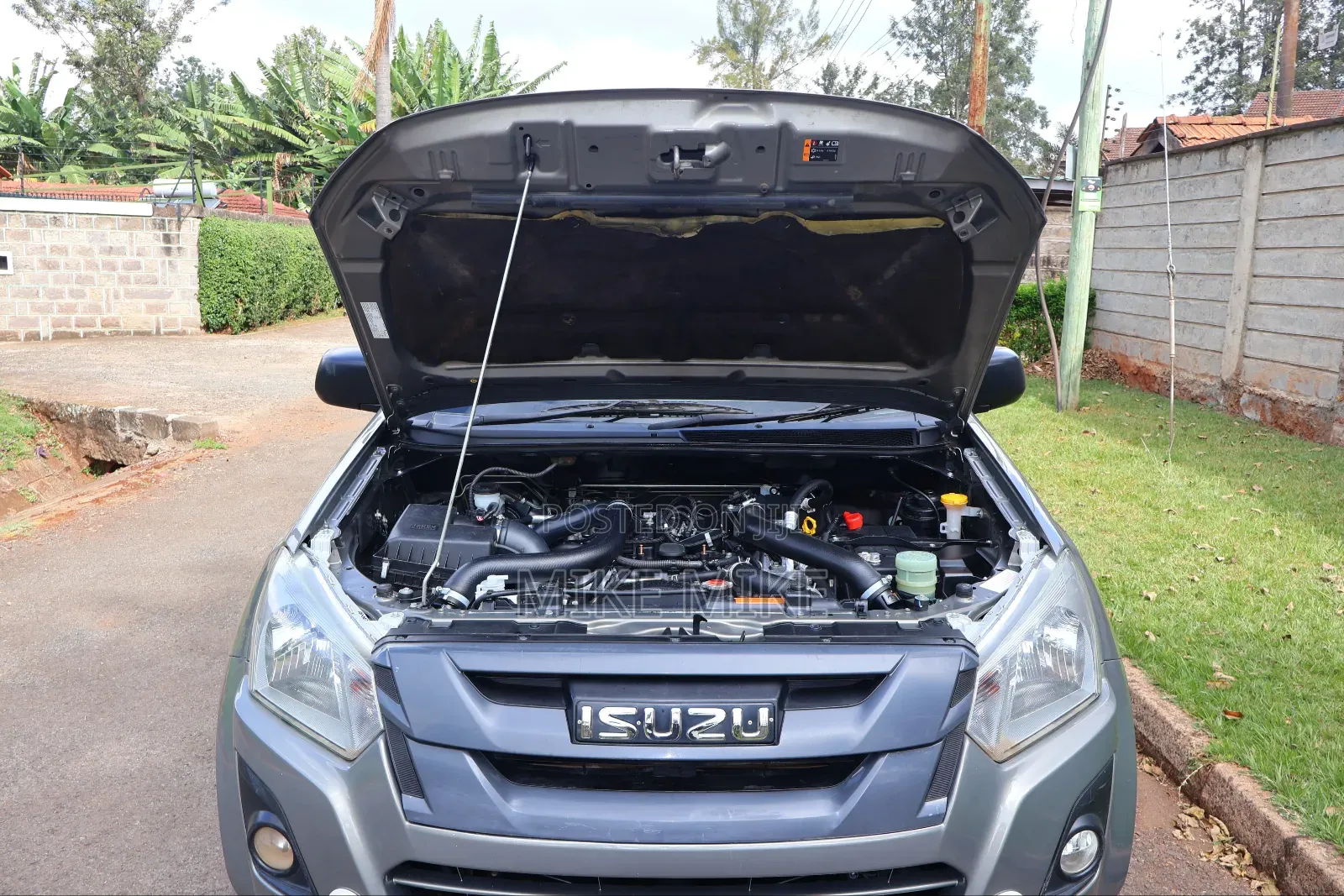 Isuzu D-MAX 2023 Silver