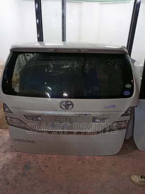 Genuine Ex Japan Toyota Vellfire Boot in Good Condition