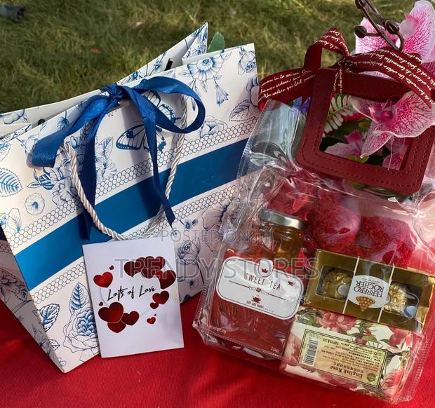 Ladies Valentine's Gift Set - main view