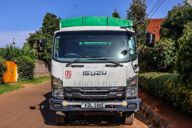 Isuzu FRR 2022 White
