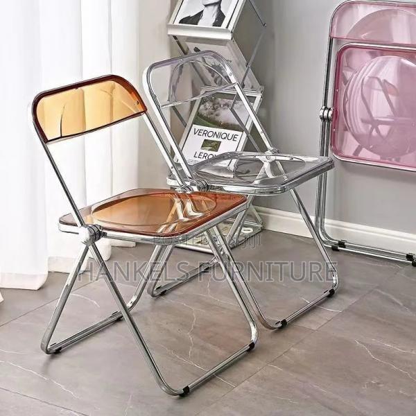 Transparent Foldable Chair – Modern Seating